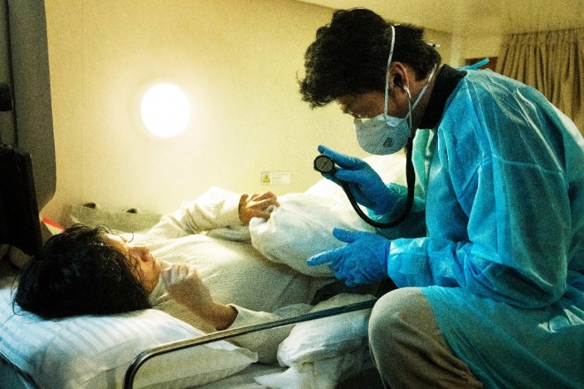 Behind-the-scenes of the film FRONTLINE (in theaters June 13), which realistically recreates the COVID-19 outbreak aboard the Diamond Princess.